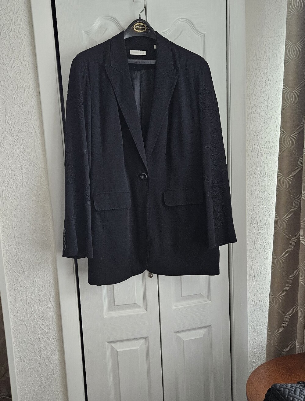 Classic Black Single-Button Blazer - Women's Tailored Jacket